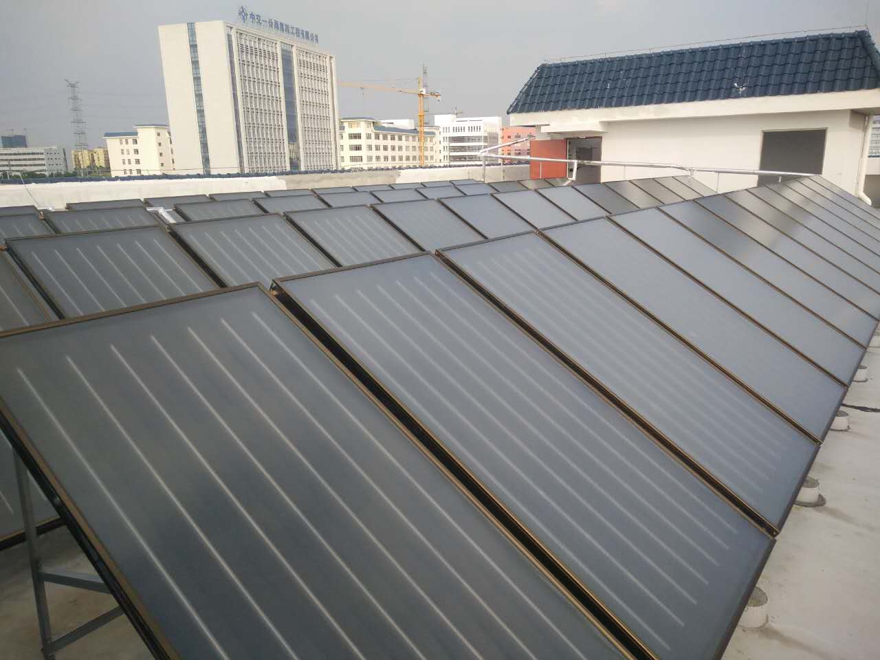 广西美鹏机械工厂宿舍太阳能+空气能热水工程